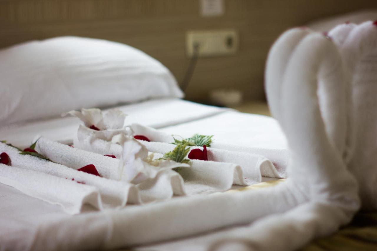 Denizhan Hotel อันตัลยา ภายนอก รูปภาพ